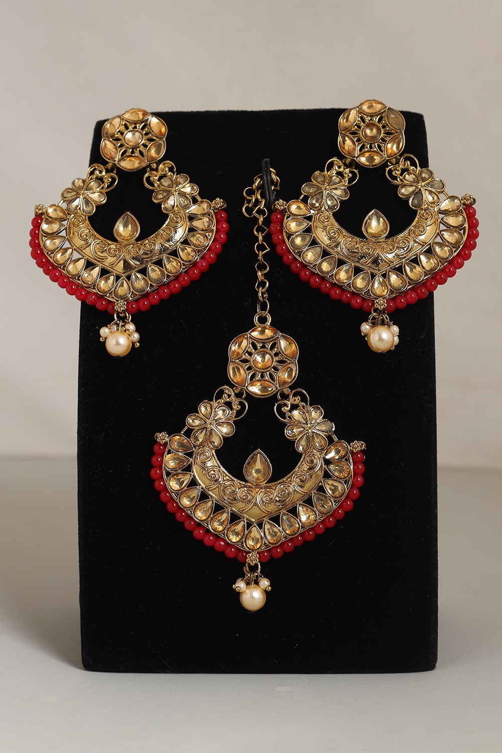 Red Kundan Work Earrings With Maang Tikka JEM0134603