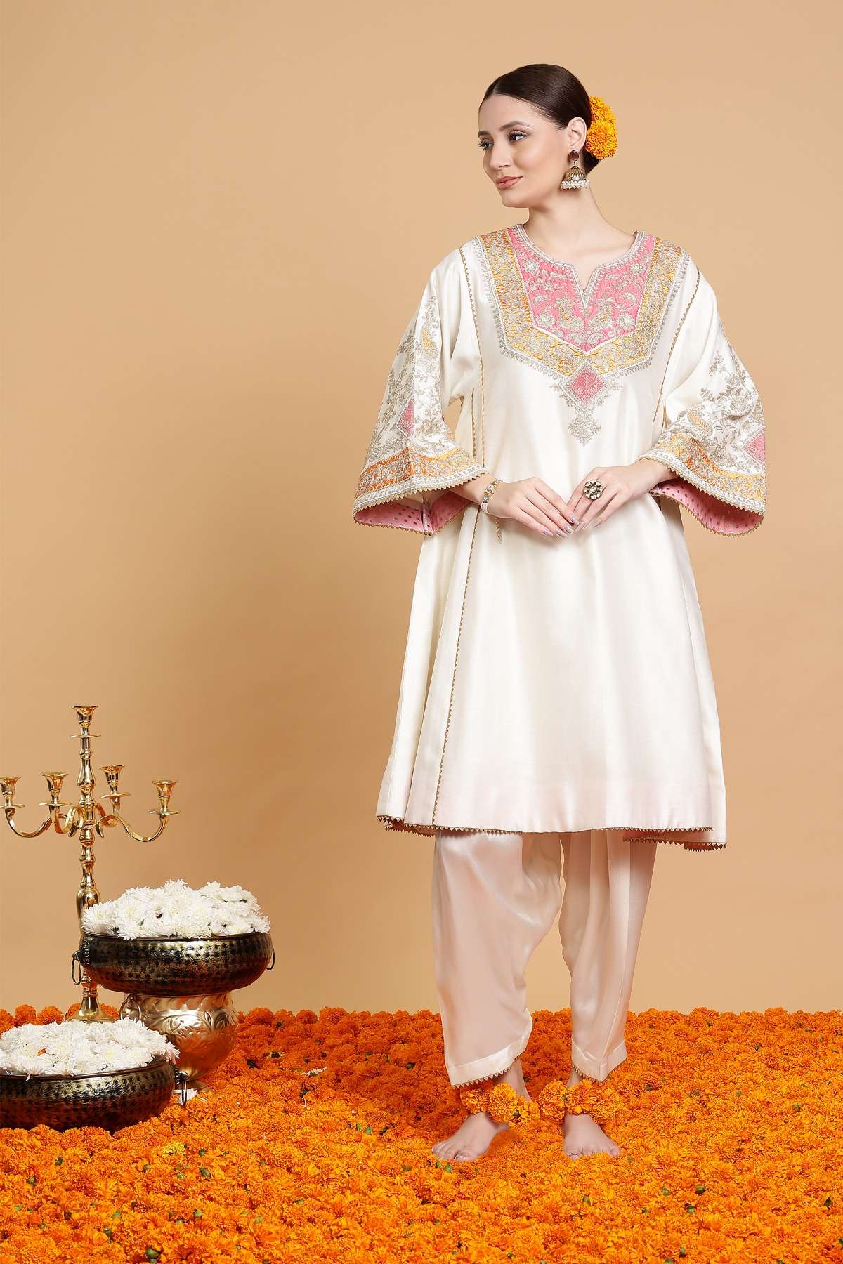 Yashfa Kalidar Choga Set main image 1