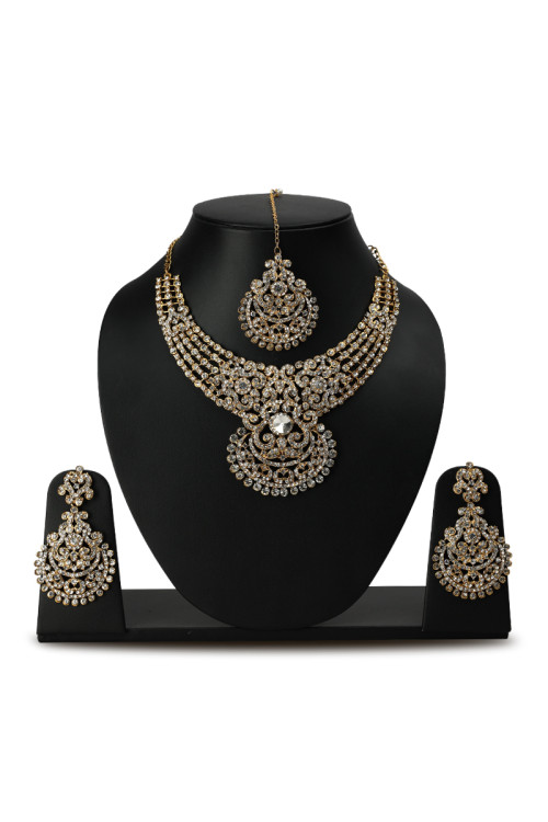 Beauitiful Stone Embellished Necklace with Earring and Mangtikka