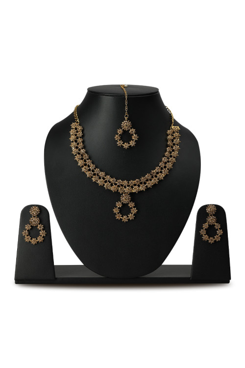 Necklace Set with Beauitiful Chandbali Earrings and Maangtika 