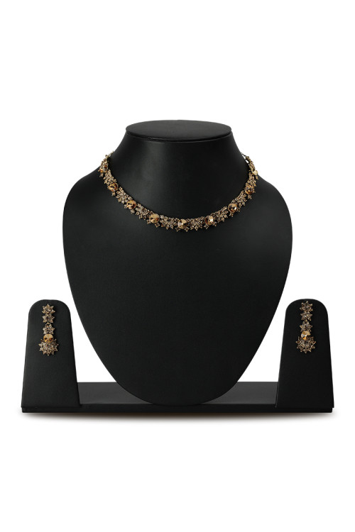 Choker Necklace Set with Stunning Earrings and Mangtikka