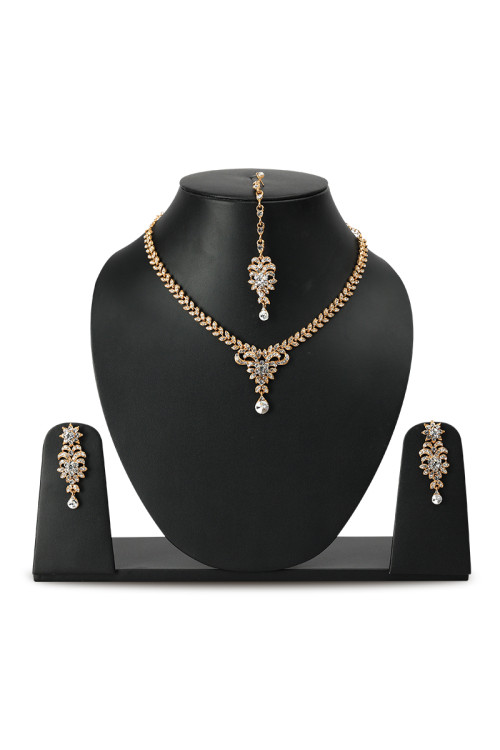 Gorgeous Earrings and Maangtika Necklace Set