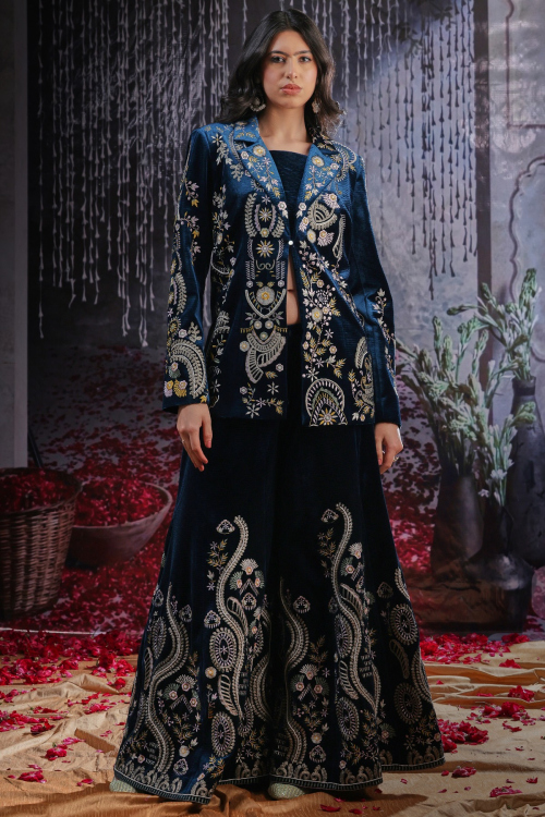 GUSTAKHIYAN – Saaz-e-Noor Navy Gold Artisanal Embroidered Jacket Ensemble