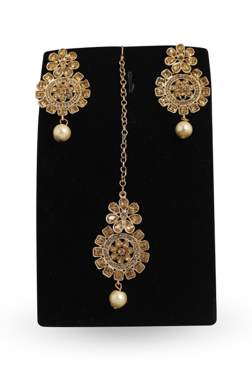 Elegant Gold Stone Earrings with Maang Tikka for Festive Occasion