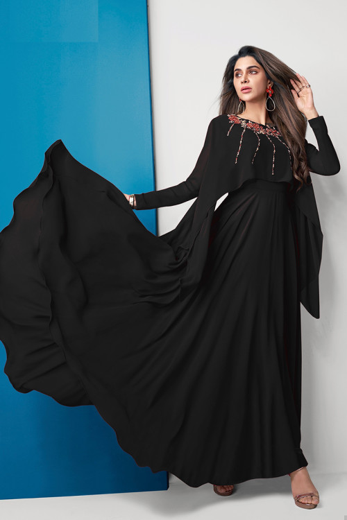Amazonin Black Gown