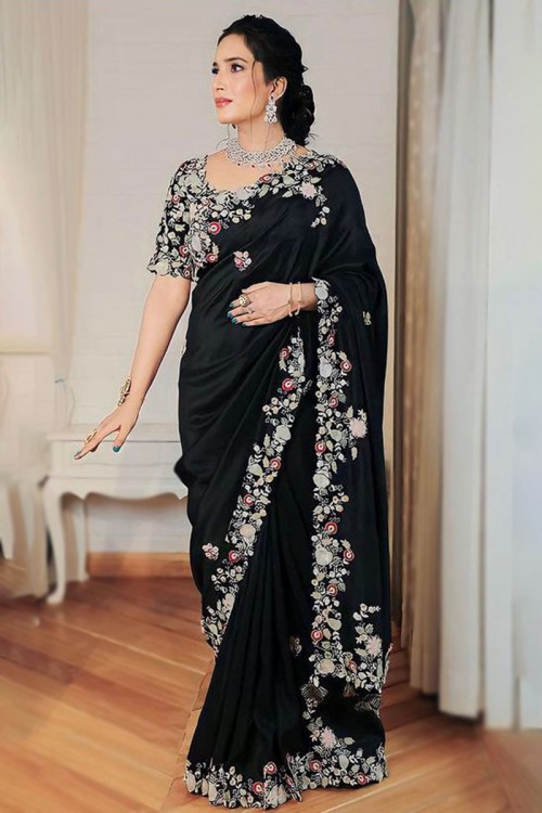 Black Blouse With Saree Shapewear at Rs 115/piece, Stretchable Blouse in  Surat