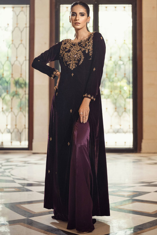 Wedding Party Trouser Suit in Black Embroidered Fabric LSTV115170