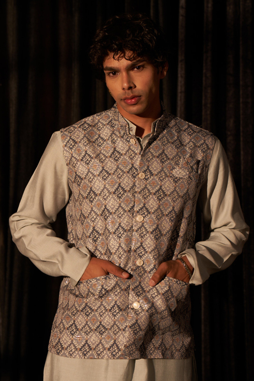 Grey Viscose Weaved Men's Waist Coat For Festival