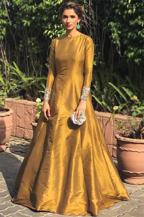 Plain traditional dresses store