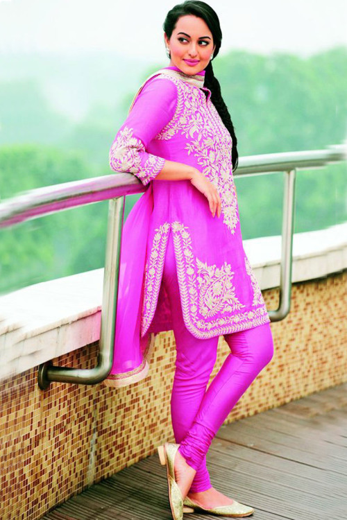 Lavender Pink Churidar Suit With Thread Work