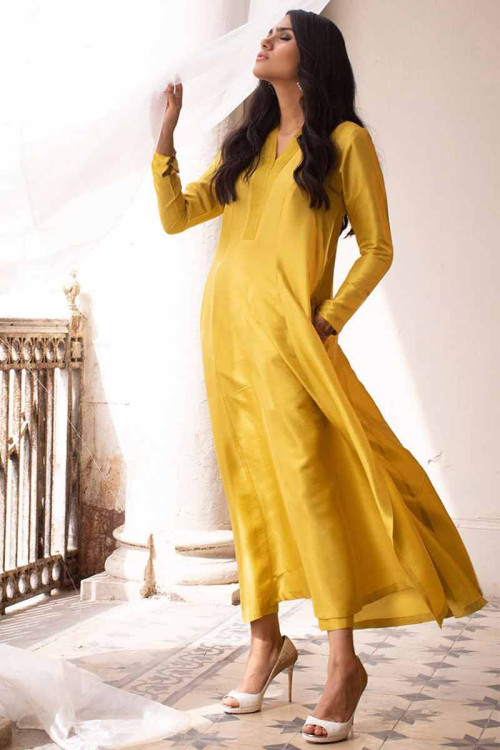 Latest Fashion Trouser Suit in Yellow Raw Silk Fabric LSTV112486