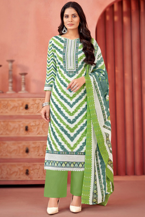 Plain suit with printed palazzo top