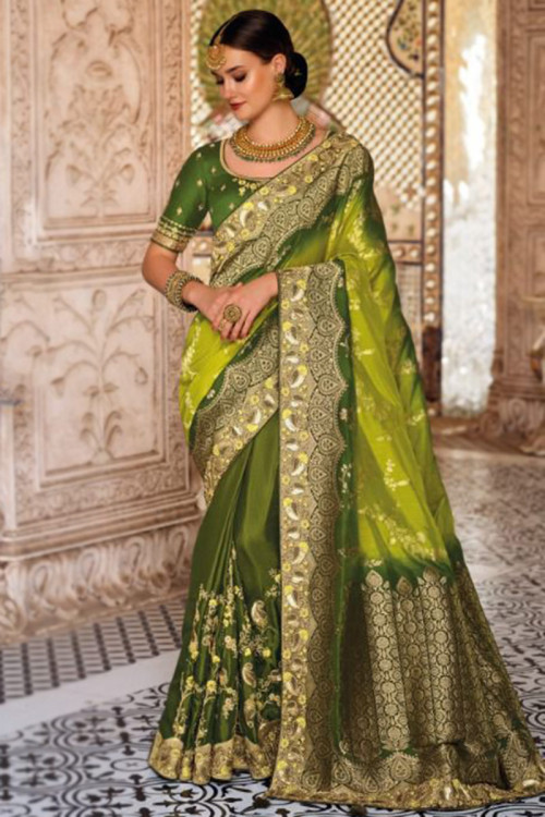 YAAS! Punjabi Bride, Anushka Sharma Wore A Bengali Banarasi Sari For Her  Reception