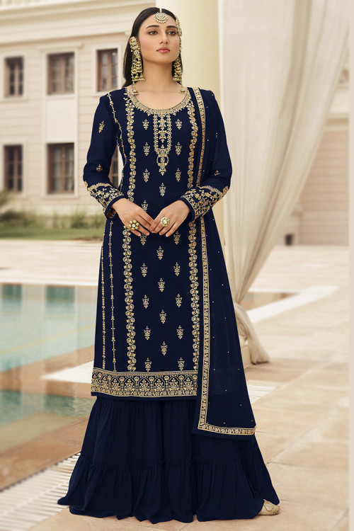 Engagement suit for online girl