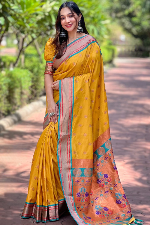 Buy Broad Border Vetements de mariage Puff Sleeve Sarees Online for Women in France