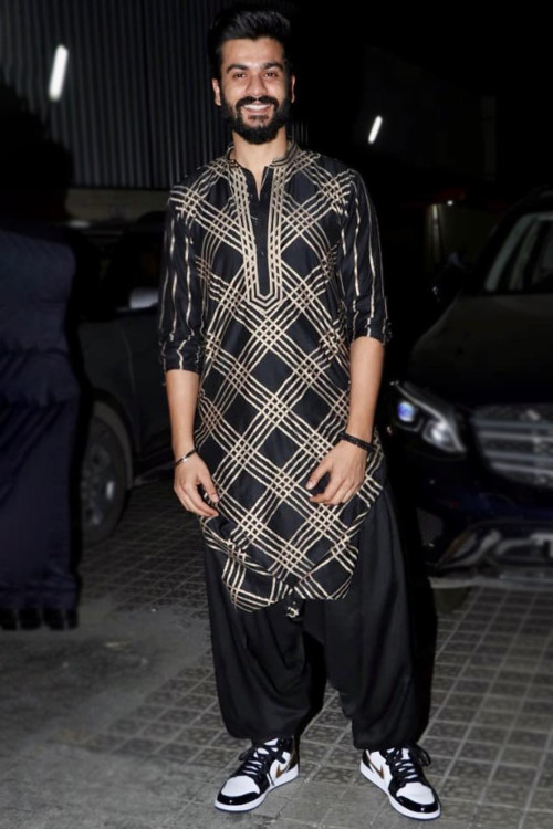 Kurta pajama with sneakers shop