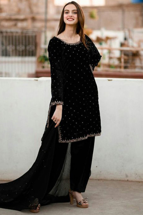 Black Salwar Suit Party Wear Black Punjabi Suits black suits,black salwar  suit,black suits sa… | Patiala suit designs, Fashion design clothes,  Fashion blouse design
