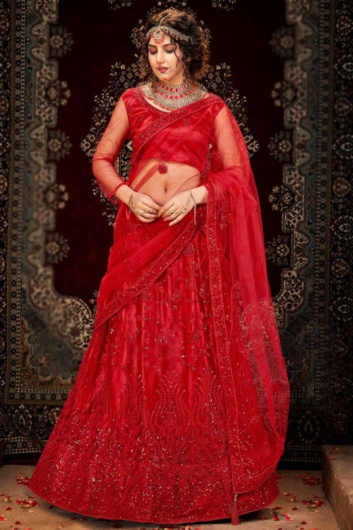 Mouni Roy Bollywood Actress 4 latest Lehenga Designs For Karva Chauth 2019  That You Can Also Recreate | mouni roy bollywood actress 4 latest lehenga  designs for karva chauth 2019 that you can also recreate | HerZindagi