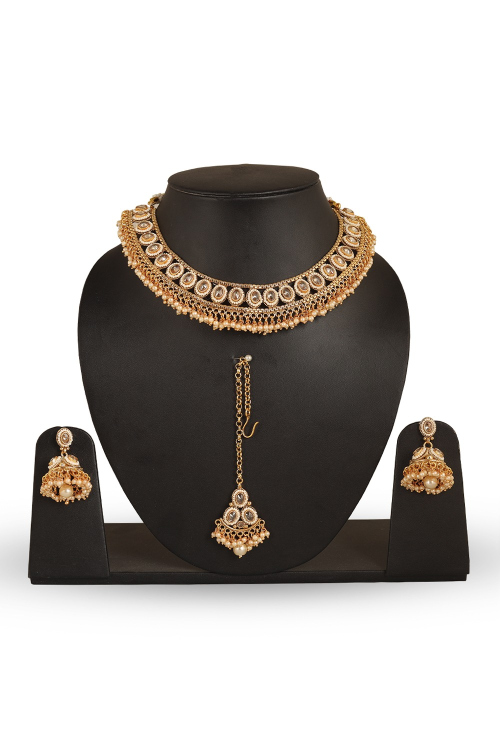 Circular Stone Choker with Jhumkas & Maang Tikka