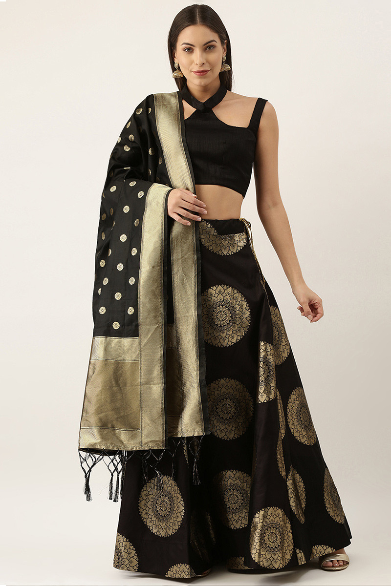 Black & Gold Silk Lehenga: Bridal Reception Outfit | Black and gold lehenga,  Gold lehenga, Lehenga