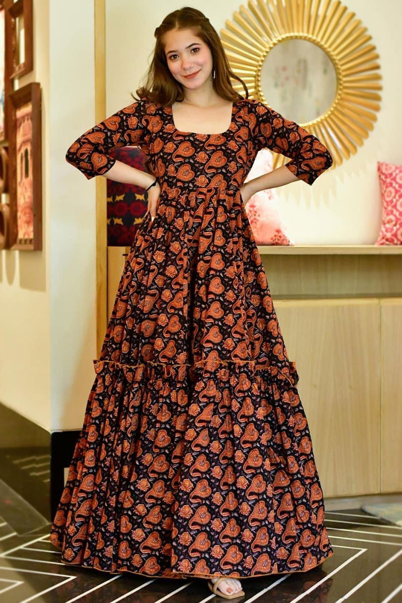 Silk and cotton dresses shop