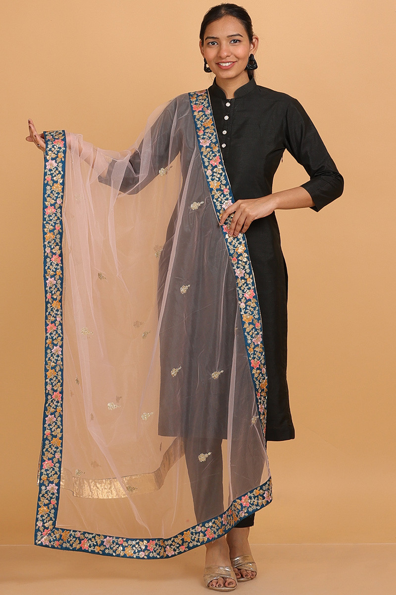 Laces outlet for dupattas