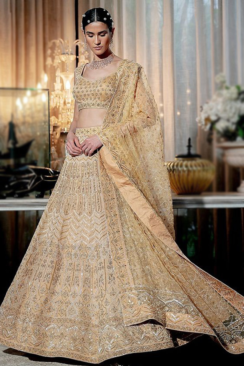 Golden Color Beautiful Latest Unique Wedding Wear Lehenga Choli is Here –  Fashionfy