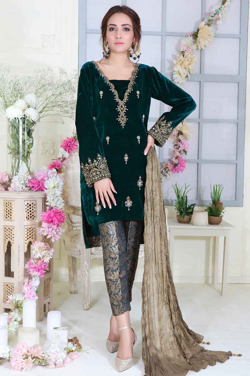 Looking for Latest Trouser Suit in Blue Embroidered Fabric LSTV114847