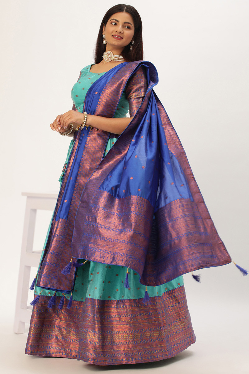 Khushi Kapoor exudes beauty in this South Indian style saree at Anant  Ambani's pre-wedding bash