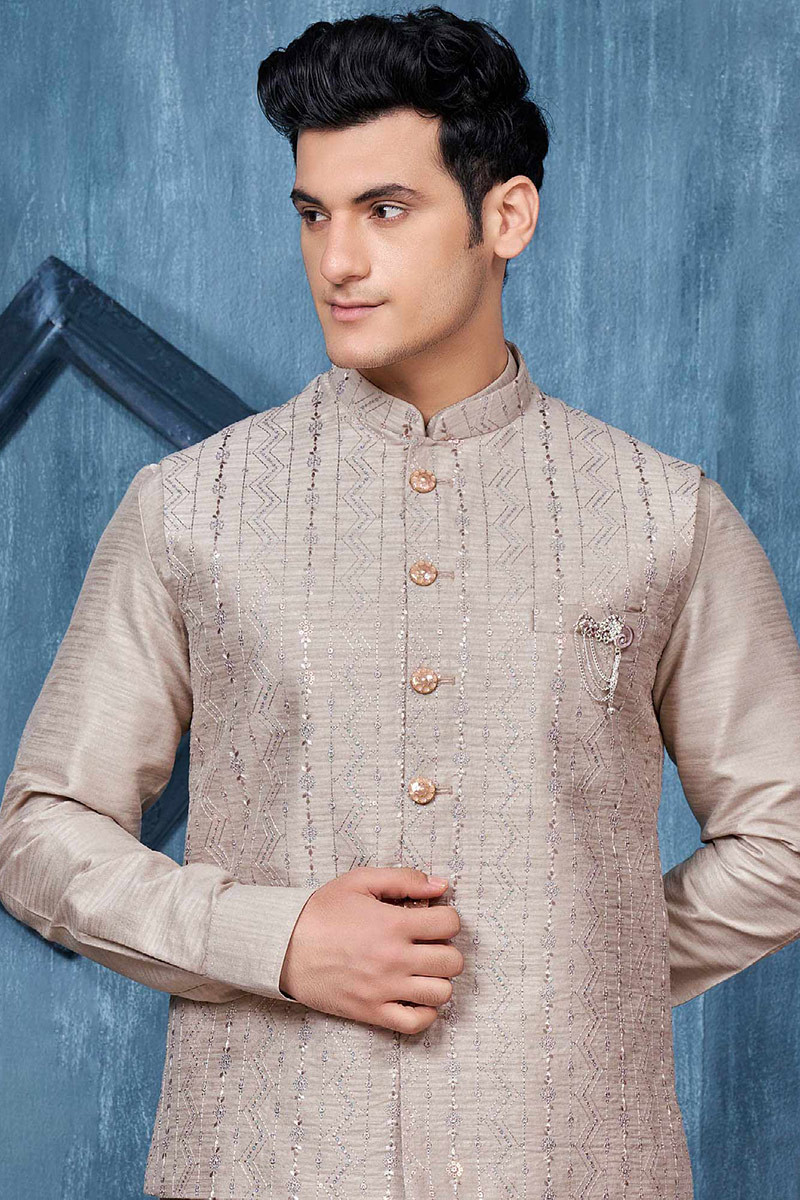 Beige jacket discount outfit mens