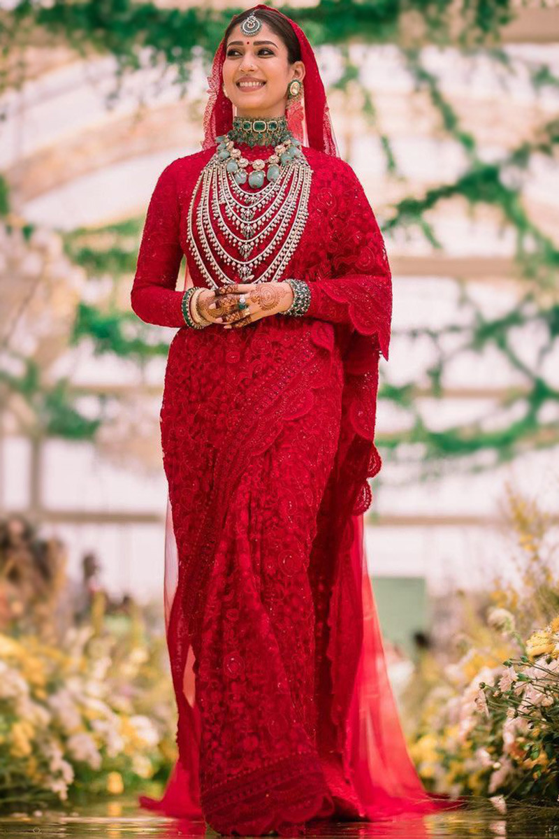Bride in red saree on sale