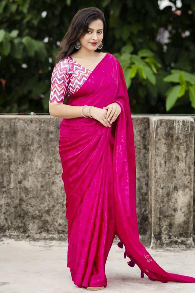 Baby Pink Velvet Anaya Saree – kreationbykj