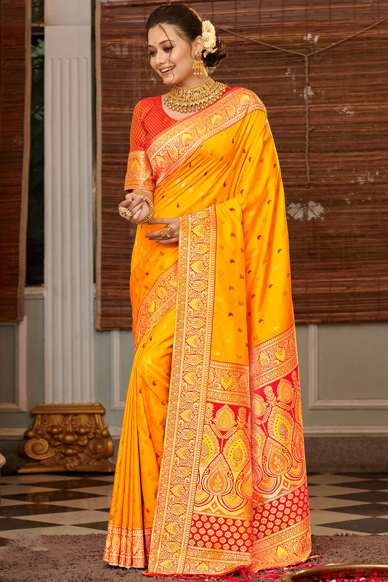 A true picture of opulence. A Paithani silk saree has a presence. The  lustre and glow of the yellow silk saree with a … | Saree, Marathi saree,  Maharashtrian saree