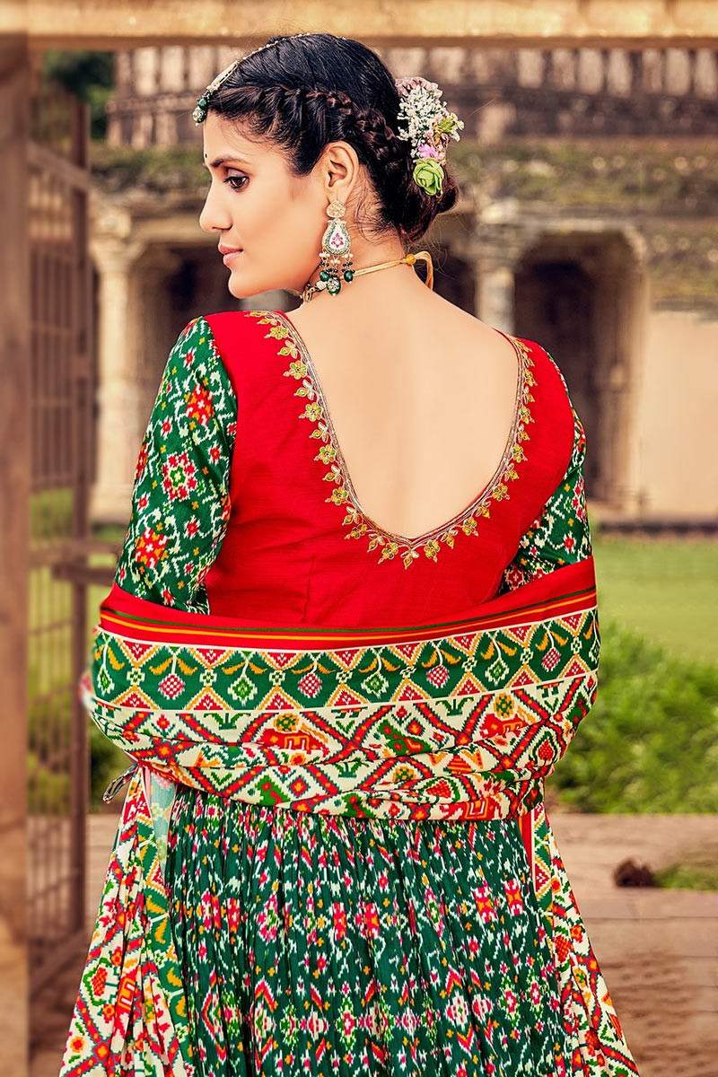 Mehndi Lehenga: Shop Designer Mehendi Lehengas Online USA