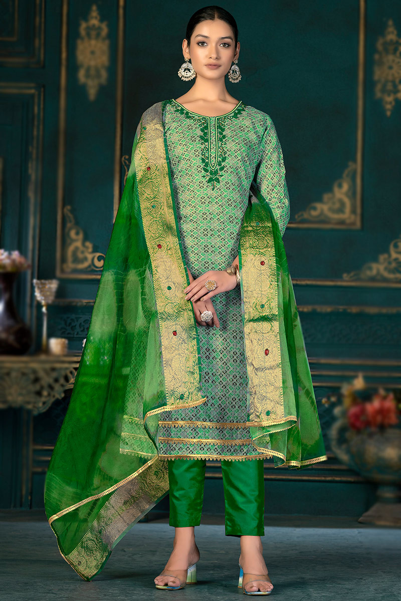 traditional green cotton printed trouser suit for mehndi lstv124729 1