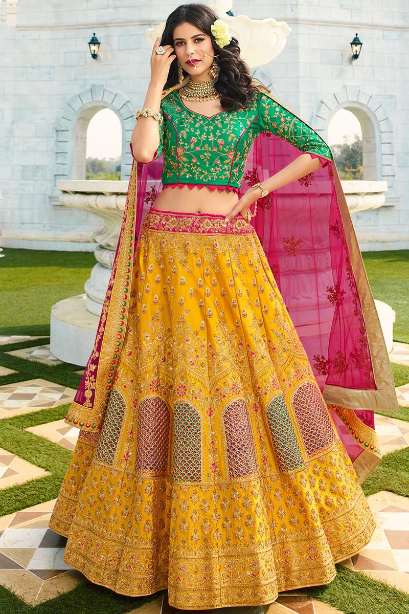Grab the stylish Woven Zari Hot Pink Banarasi Silk Lehenga LLCV09538