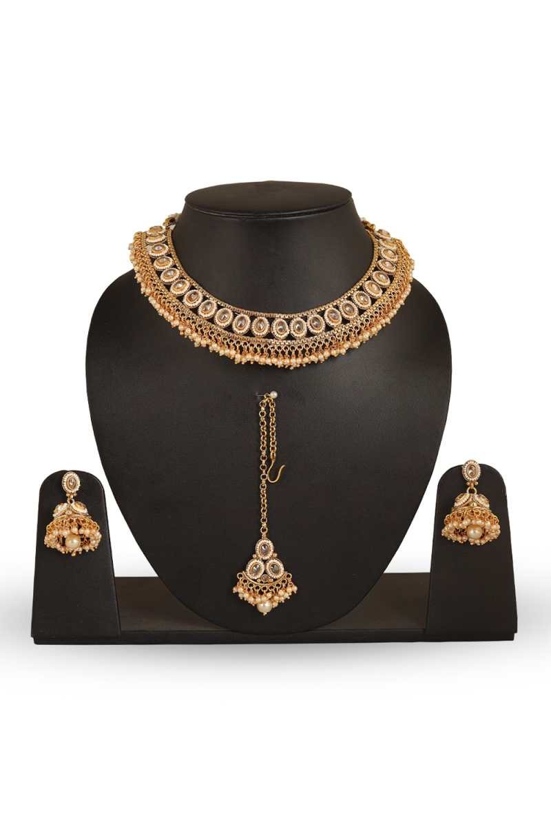 Circular Stone Choker with Jhumkas & Maang Tikka
