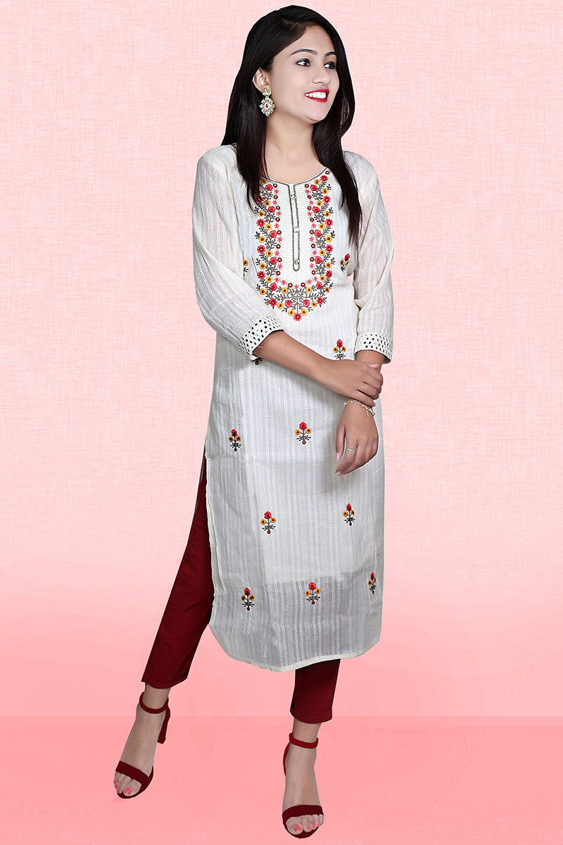White sale kurti outfit