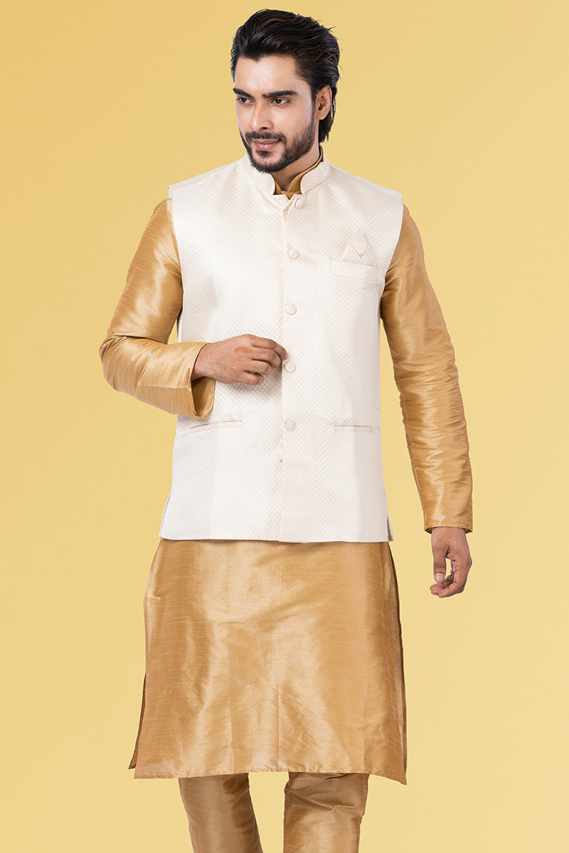 Weaved Thread Work White Men Waist Coat in Silk for Party 