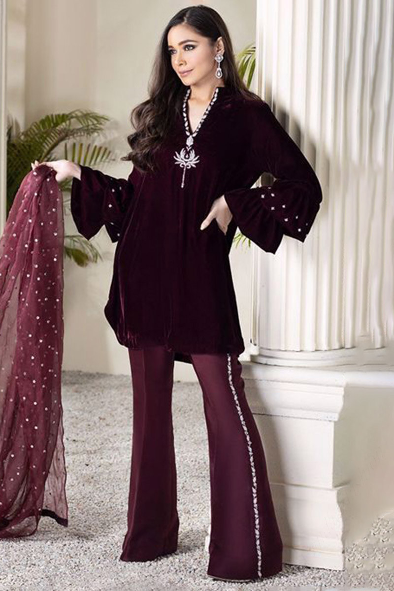 Stitched Pakistani Pant Suit, Size : M, L, XL, XXL, Pattern : Embroidered  at Best Price in Surat