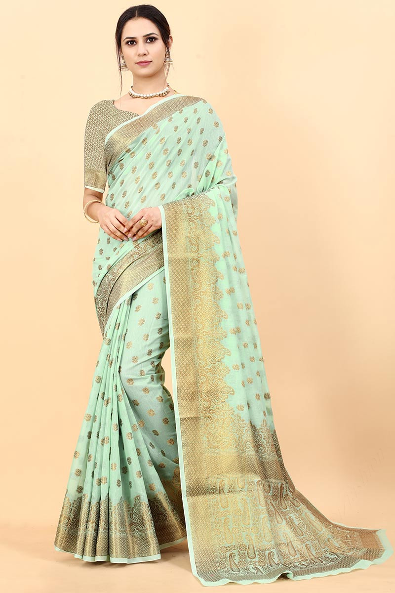 Kajal Aggarwal Ravishing Saree Looks: Make A Style Statements With This  Saree Collection