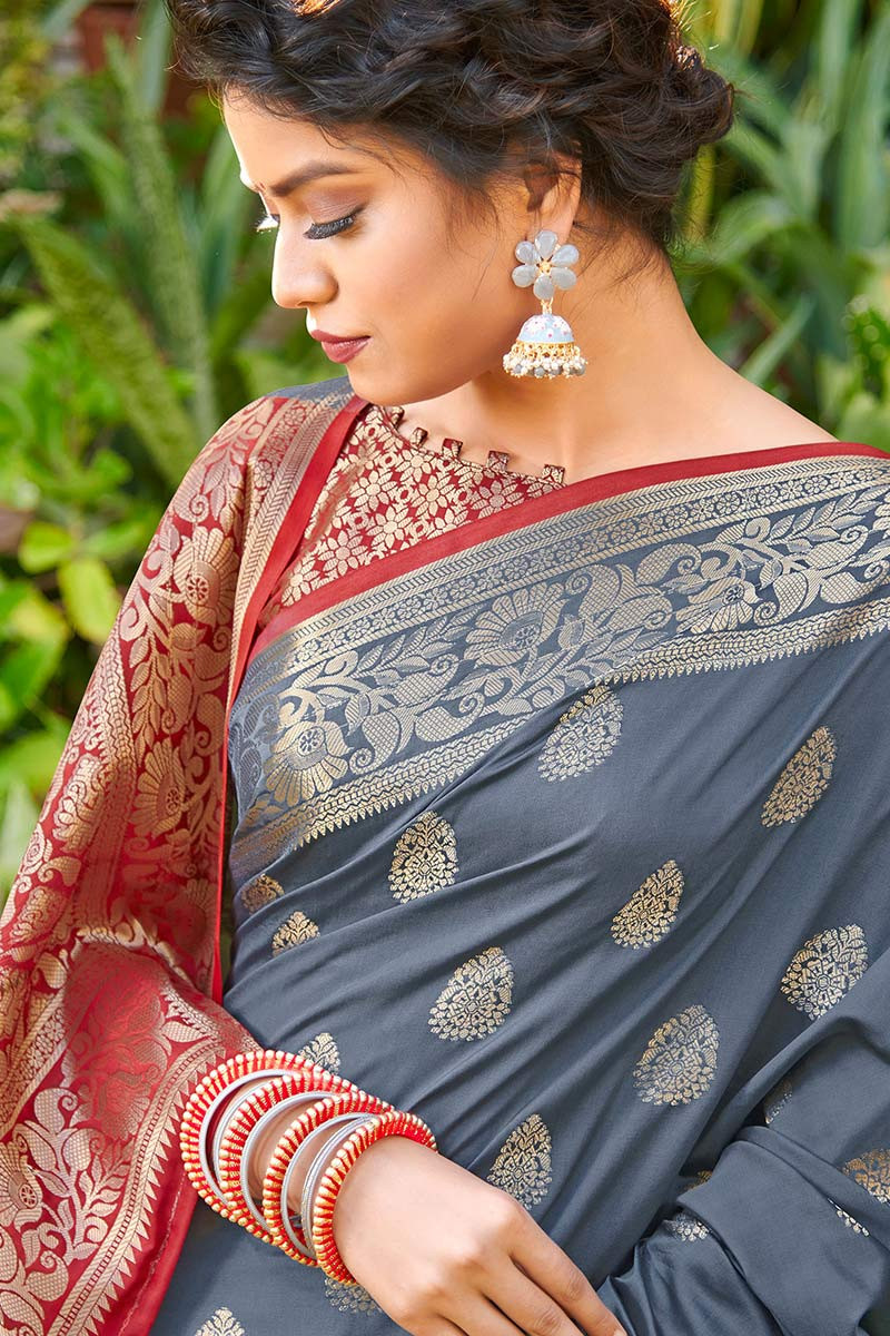 5best Hairstyles to Compliment Your Saree  BharatSthali