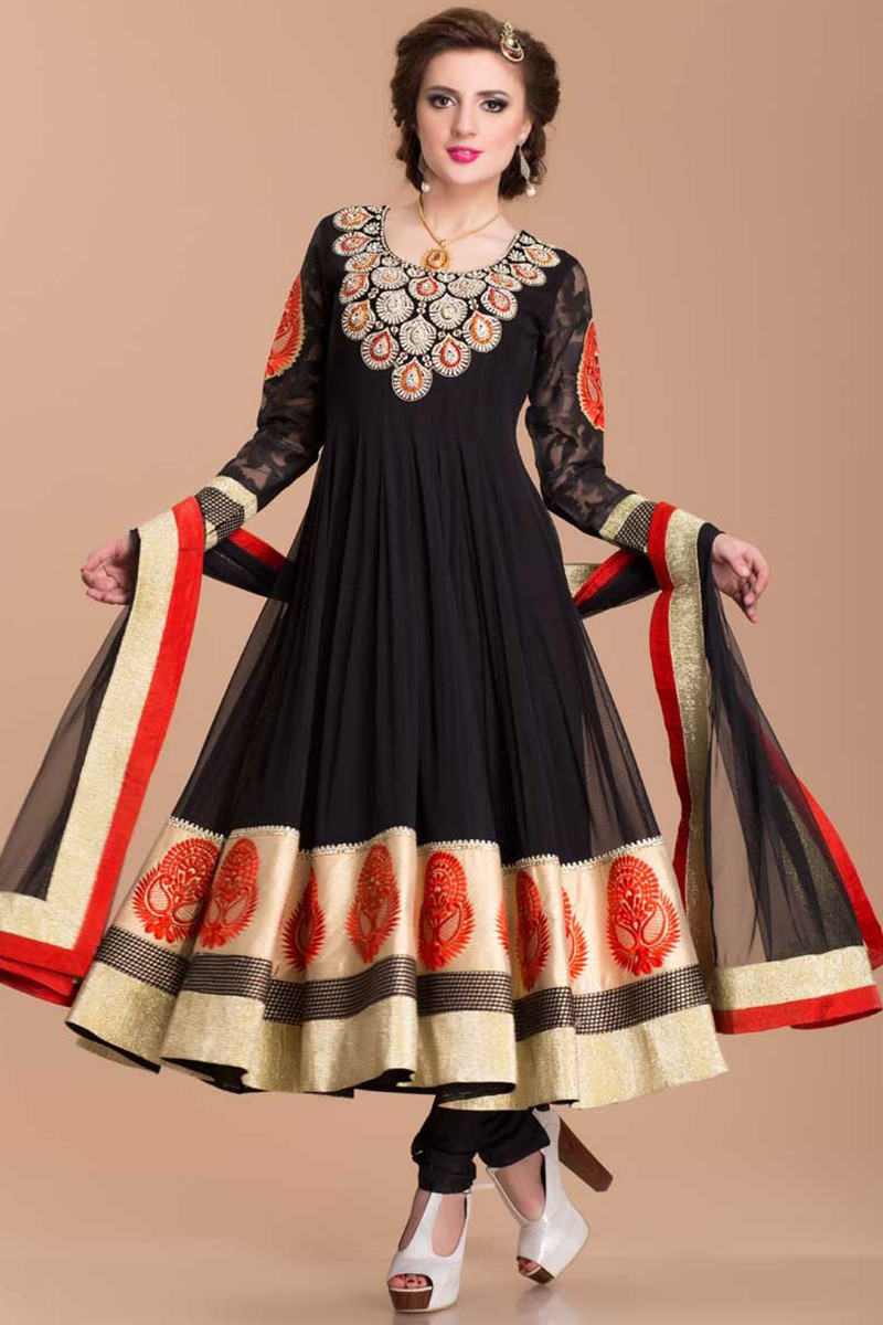 Long frocks  Pakistani Dresses  Mehndi Designs