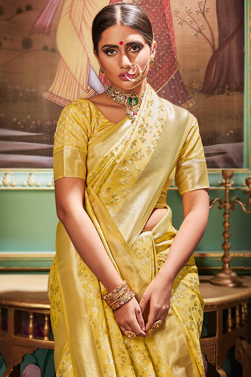 dulhan yellow saree