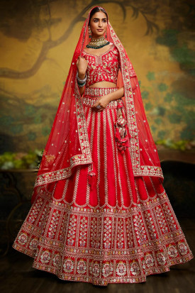 Dulhan in sale red lehenga
