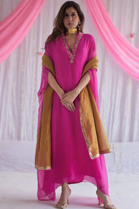Ethnic Pink Salwar Kameez Collection of Salwar Kameez in Pink colour