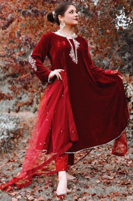 Red velvet clearance pakistani dress