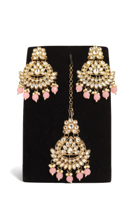 Light Pink Kundan Work Earrings With Maang Tikka JEM0134958