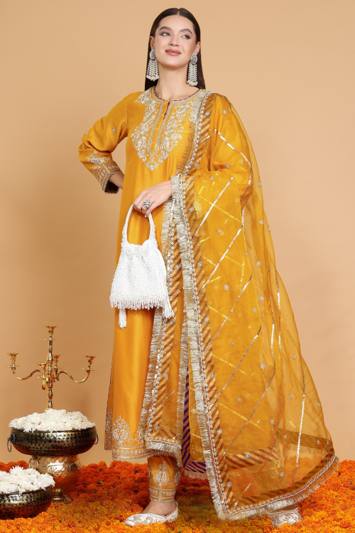 GUSTAKHIYAN – Amber Noor Hand-Embroidered Luxe Long Choga Set