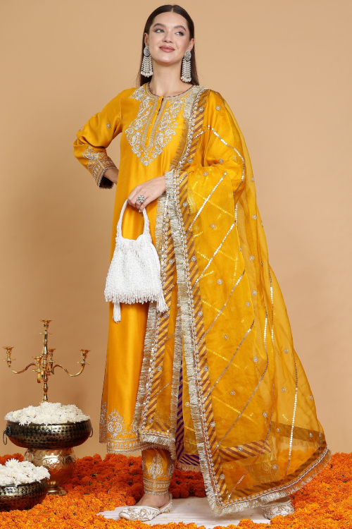 GUSTAKHIYAN – Amber Noor Hand-Embroidered Luxe Long Choga Set
